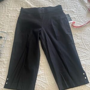 NWT size M Counterparts black cropped pull on pant.